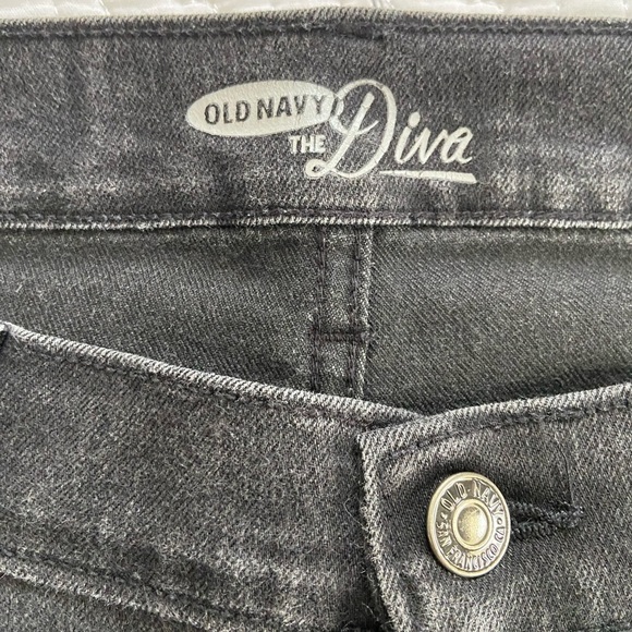 Old Navy Black Diva Skinny Jeans - Picture 3 of 9